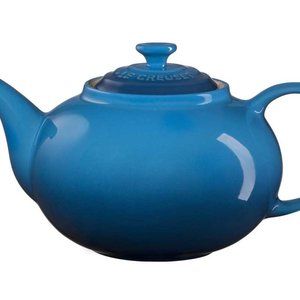 Le Creuset Tea Pot